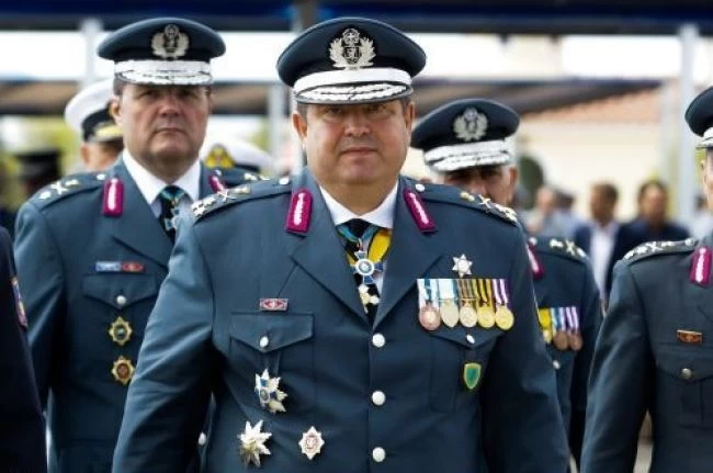 Συγκίνηση αλλά και… «σπόντες» στην τελετή παράδοσης – παραλαβής της ηγεσίας της ΕΛΑΣ